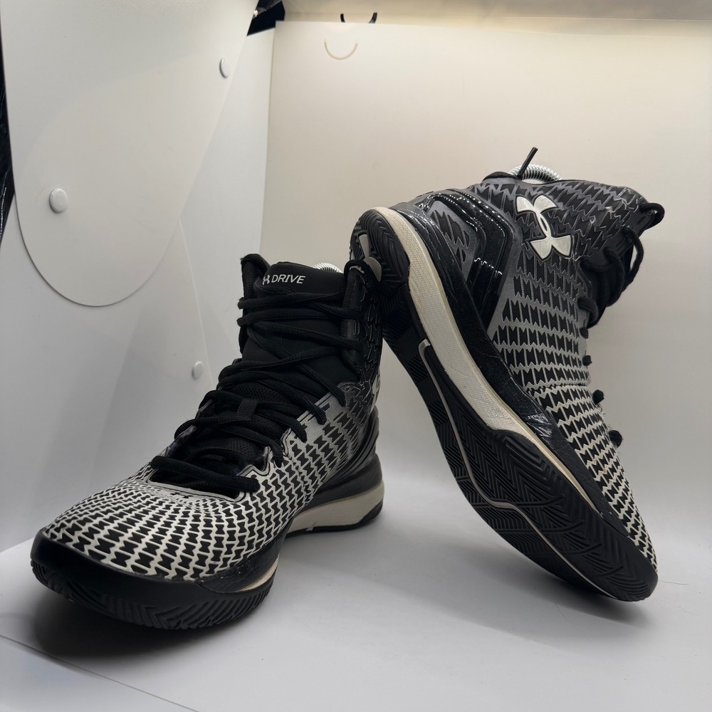 Under Armour Clutchfit Drive Mens 6Y Basketball Shoes Black White 1246937-001